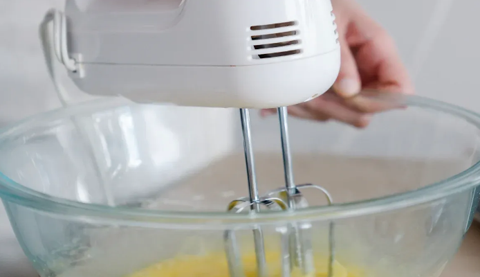How To Use An Electric Egg Beater?